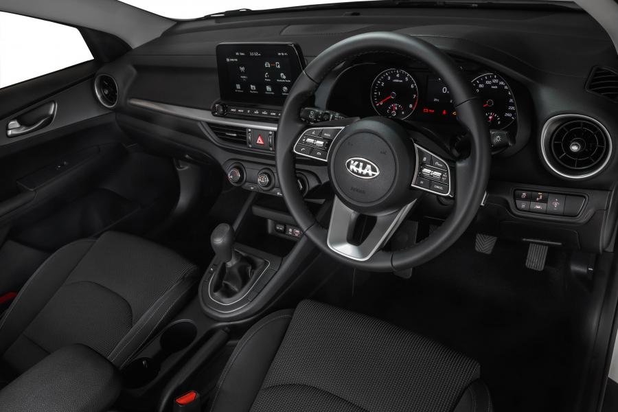 Интерьер Kia Cerato Hatch 2.0 Si 2019 года  (фото 2 из 5)
